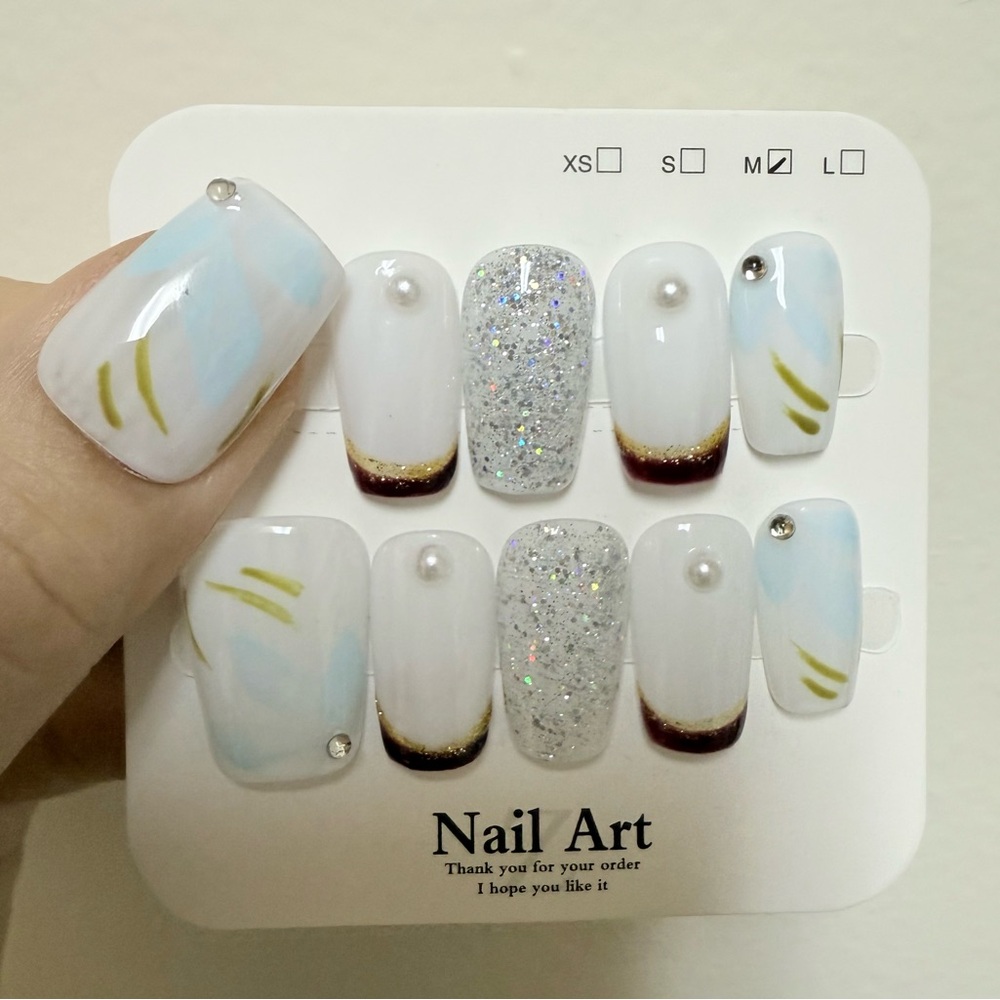 White and Glitter Nail Art Set Press on Nails Medium Medium Reusable w/ free Kit